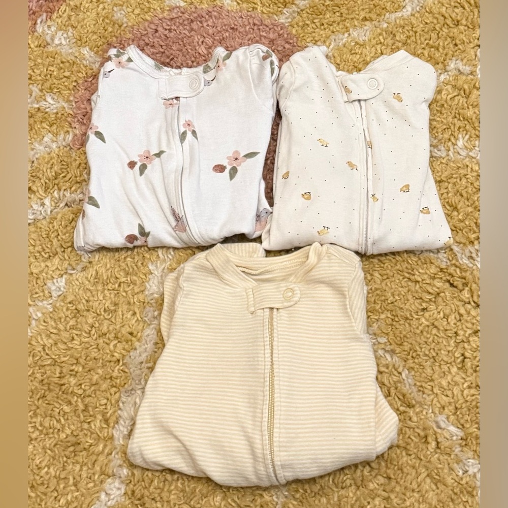 Carter’s sleep and play pajamas